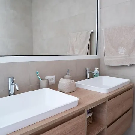 Con Piscina Privata Budoniaffitti 别墅 *