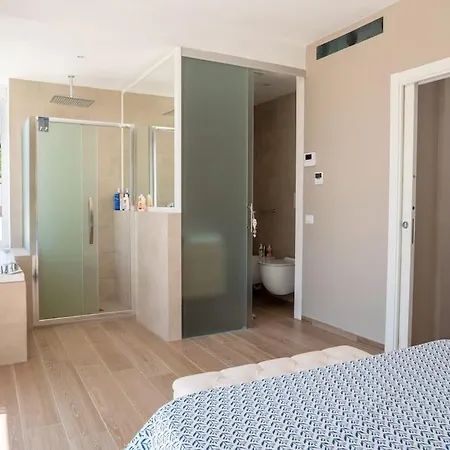 Con Piscina Privata Budoniaffitti 布多尼